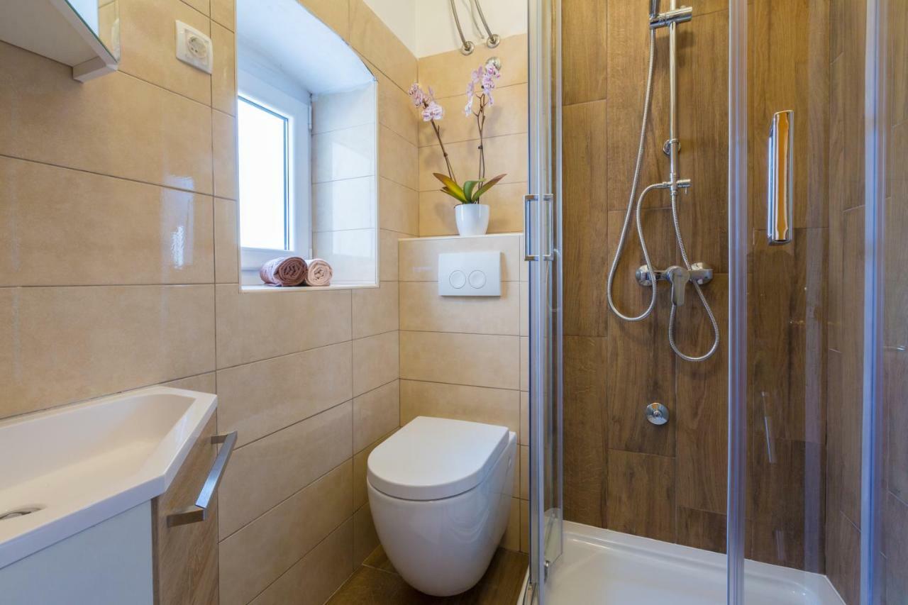 Apartmani Iris I Ana Crikvenica Esterno foto